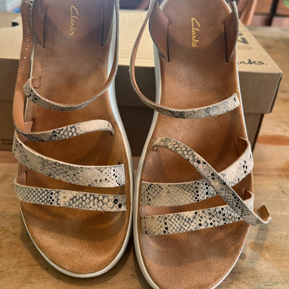 Clarks "Jemsa" Strap Snakeskin Sandal Size 9.5